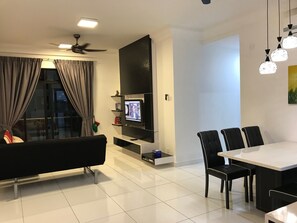 TV - JB Staycation next to Paradigm Mall JB (Johor Bahru)