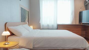 Family Room, Non Smoking, Private Bathroom (Breakfast not provided/Room Type Random Assignment) | Premium bedding, down comforters, soundproofing, free WiFi