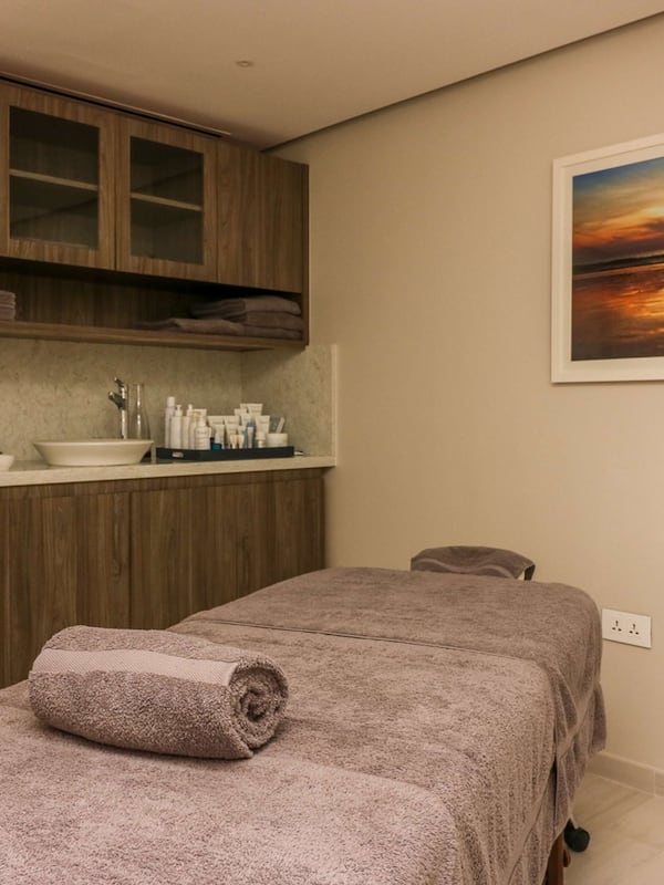 Couples treatment rooms, body treatments, aromatherapy