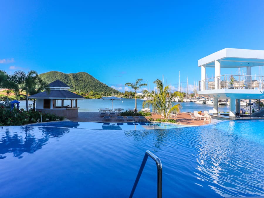 4 outdoor pools, open 9:00 AM to 7:00 PM, cabanas (surcharge)