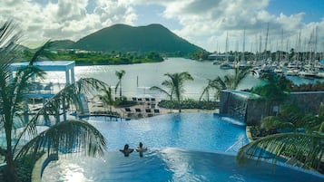 4 Außenpools, Cabañas (gegen Gebühr), Sonnenschirme
