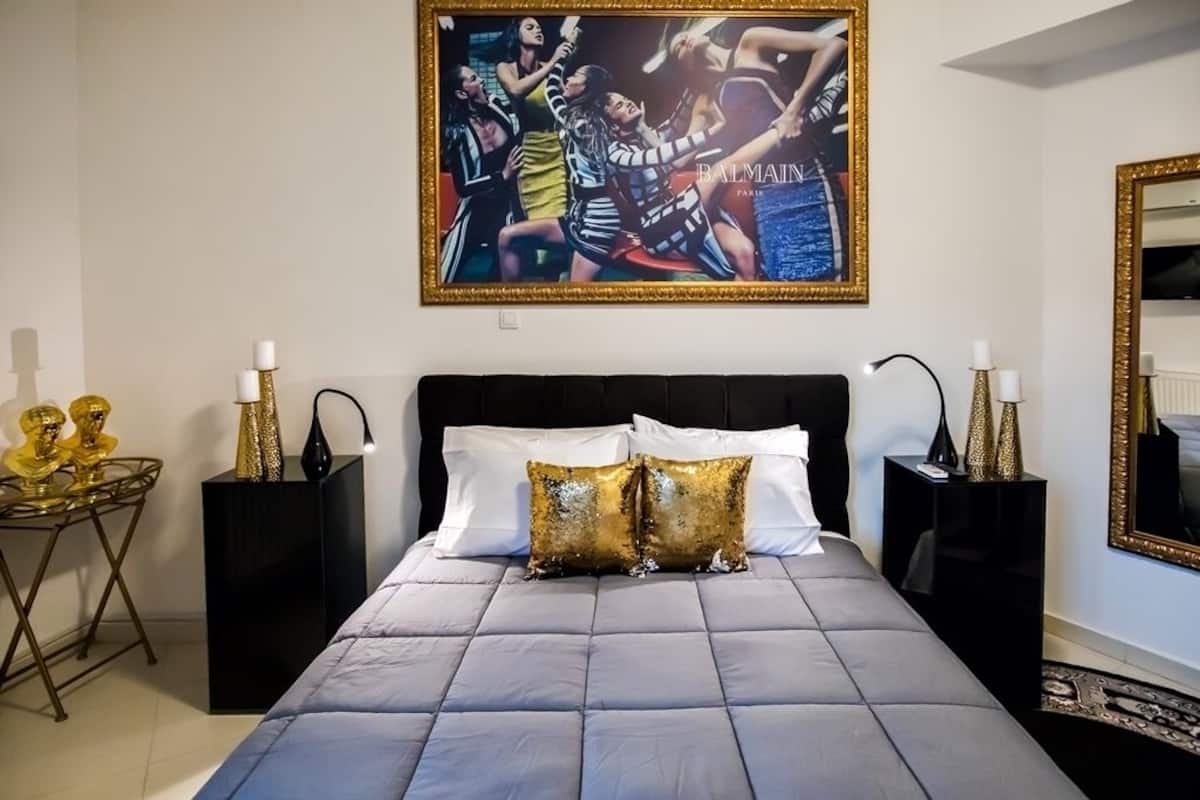 Superior appartement, 1 slaapkamer, toegankelijk voor mindervaliden, roken (Rome) | 1 slaapkamer, luxe beddengoed, een kluis op de kamer, een bureau
