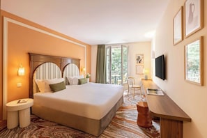 Deluxe Room, 1 King Bed, Non Smoking, Balcony | Premium bedding, free minibar, in-room safe, desk - Grand Hôtel d’Orange, BW Signature Collection (Orange)