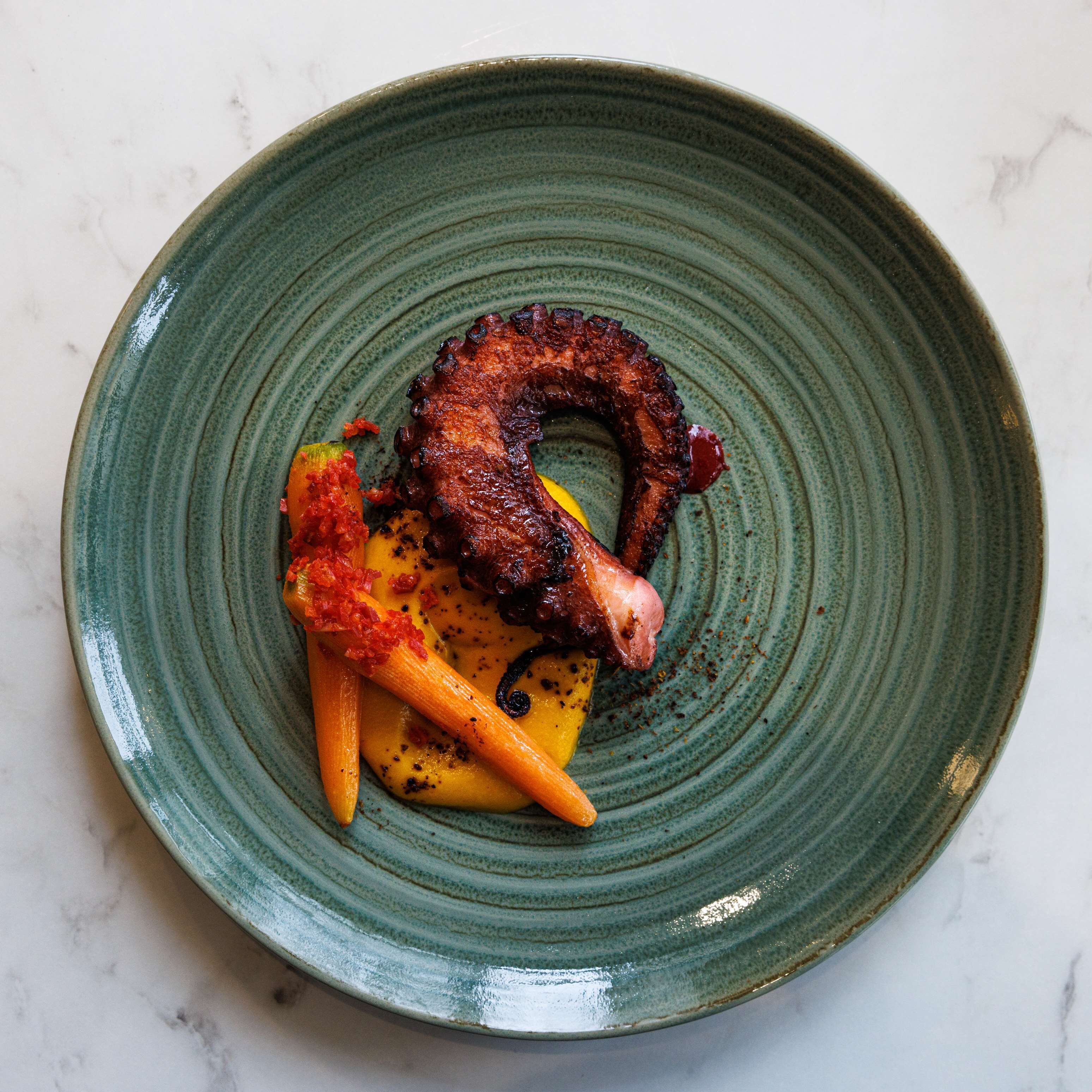 lunch, dinner served; regional cuisine, al fresco dining