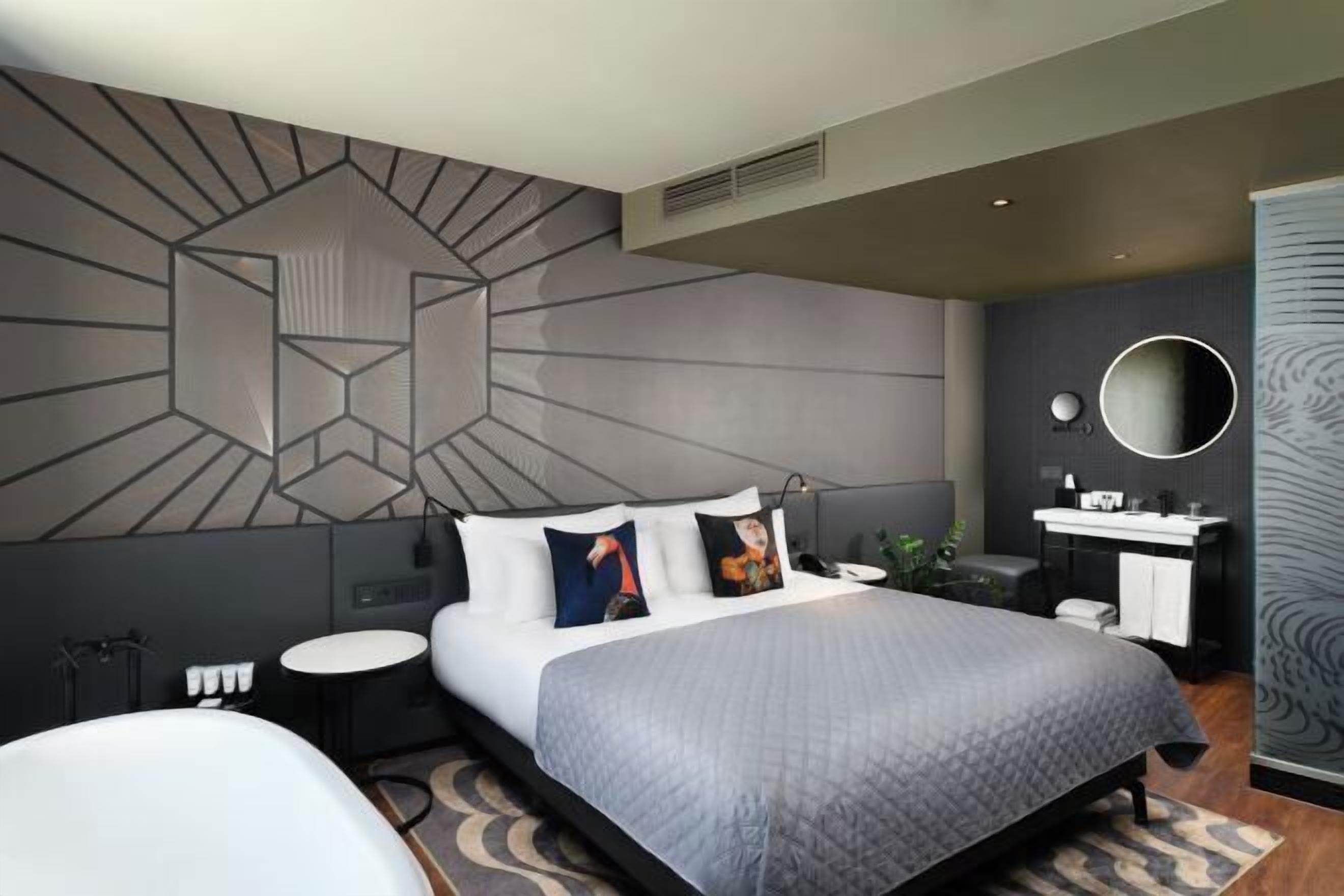 Premium bedding, minibar, in-room safe, blackout drapes