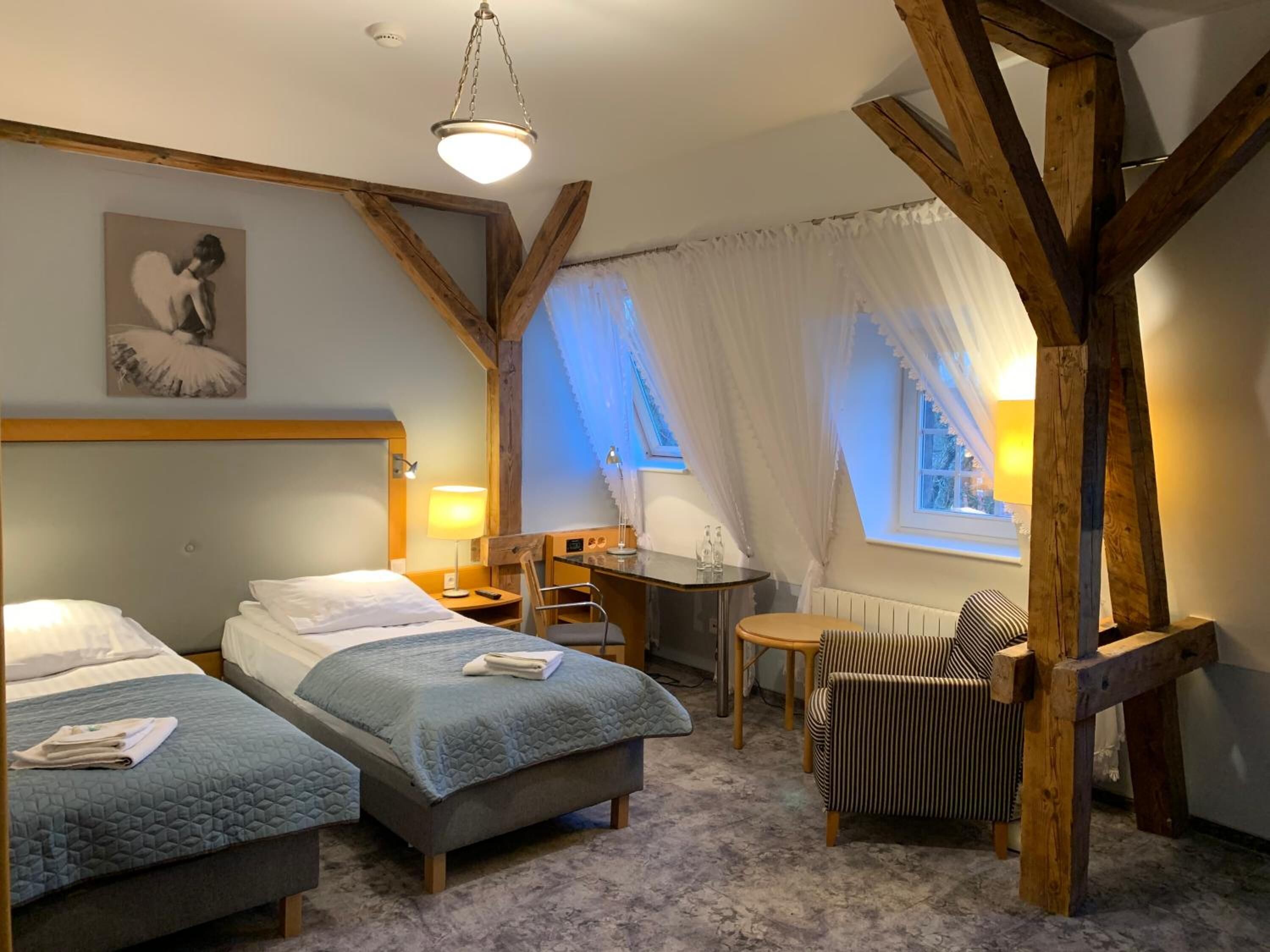 in-room safe, desk, free wifi, bed sheets