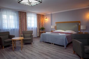 In-room safe, desk, free WiFi, bed sheets - Hotel Willa Starosty (Miedzyrzecz)