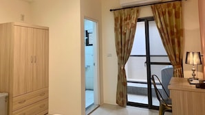 Unclassified image, 4 of 16, button - Time Hostel (Jincheng)