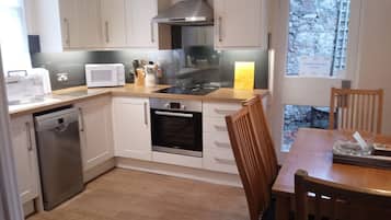 Apartment, 2 Bedrooms | Private kitchenette | Fridge, microwave, oven, dishwasher
