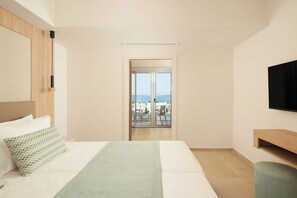 Family Room | Iron/ironing board, free cribs/infant beds, free WiFi, bed sheets - Maris Grand Waterpark Resort (Paralimni)