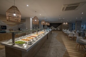 Se sirven comidas y cenas 