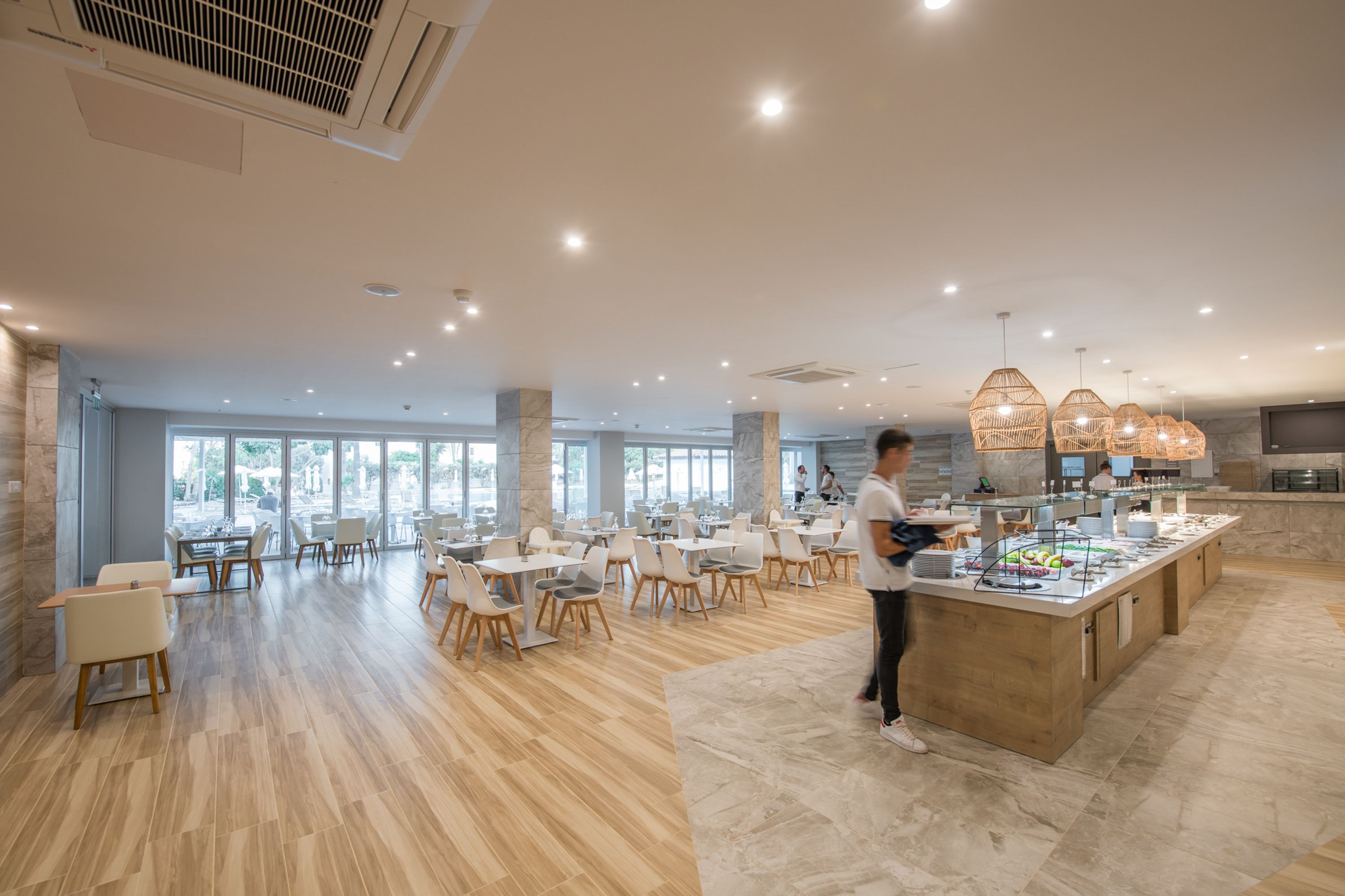 lunch and dinner served