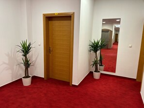 Schreibtisch, schallisolierte Zimmer, kostenloses WLAN, Bettwäsche