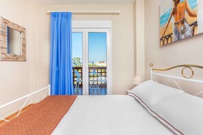 Premium bedding, iron/ironing board, free cots/infant beds, free WiFi - Sunset Villas (Kassandra)