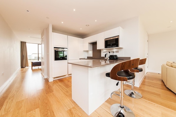 Apartment, 1 Bedroom, Terrace | Private kitchen | Fridge, microwave, stovetop, electric kettle