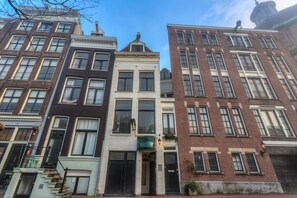 Front of property - Hotel Canal View (Amsterdam)