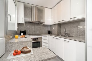 Apartment, 2 Bedrooms, Balcony (4 people) | Dapur peribadi