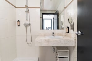 Apartment, 2 Bedrooms, Balcony (4 people) | Bathroom - Sepulveda by The Streets Apartments (Barcelona)