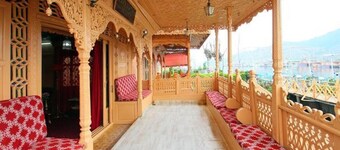 Lake Victoria Houseboat