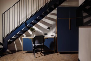 Ropa de cama de alta calidad y minibar 