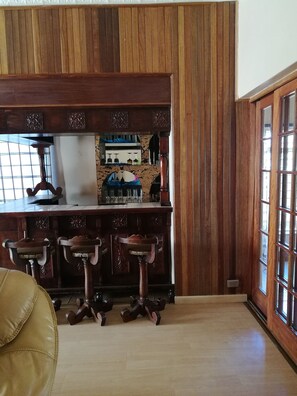 Interior entrance - Naisar Holiday Home & Cottage Primrose (Germiston)
