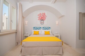 Deluxe Double Room | Minibar, in-room safe, desk, iron/ironing board - Palazzo Maringelli (Polignano a Mare)