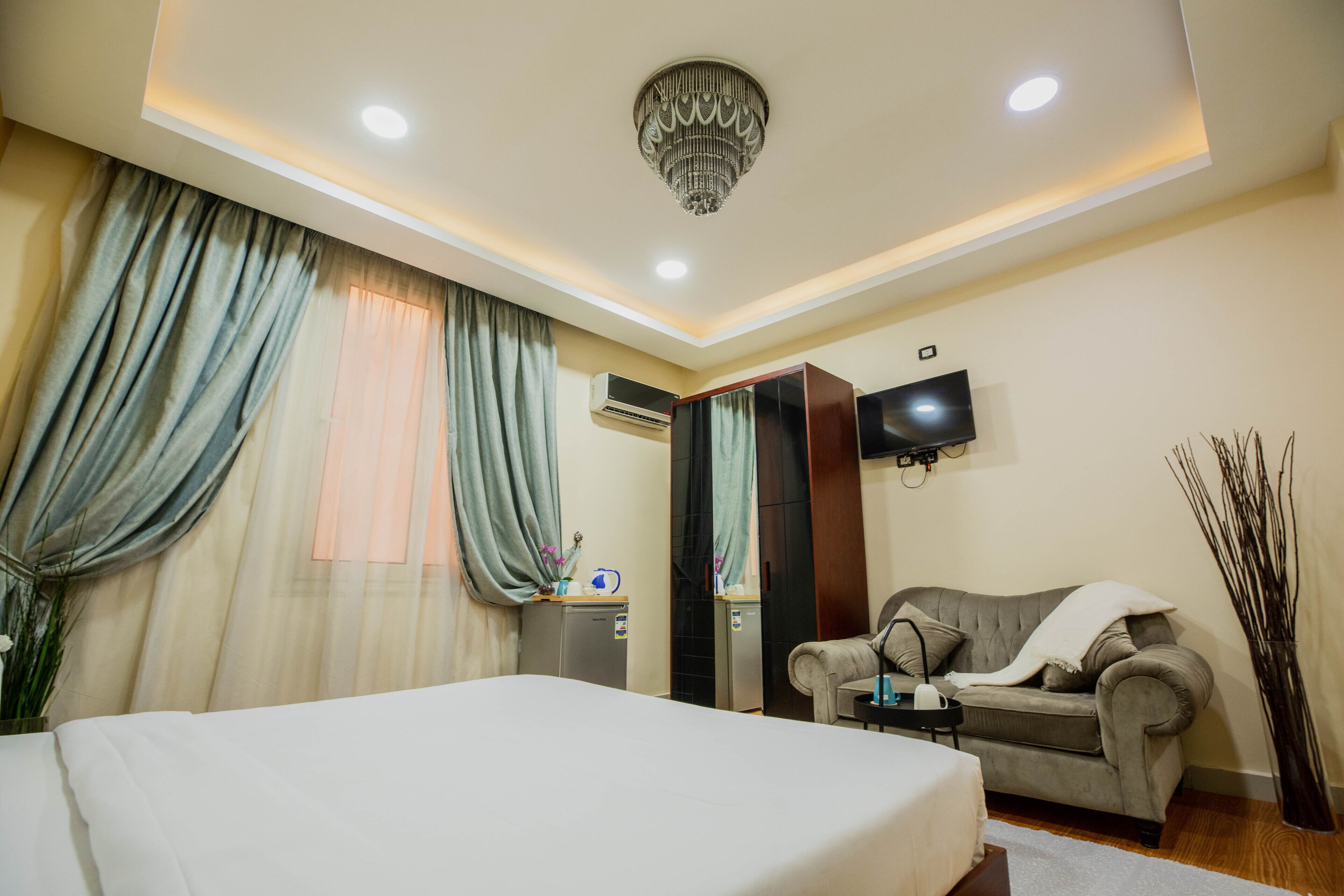 Photo - Capital City Hotel