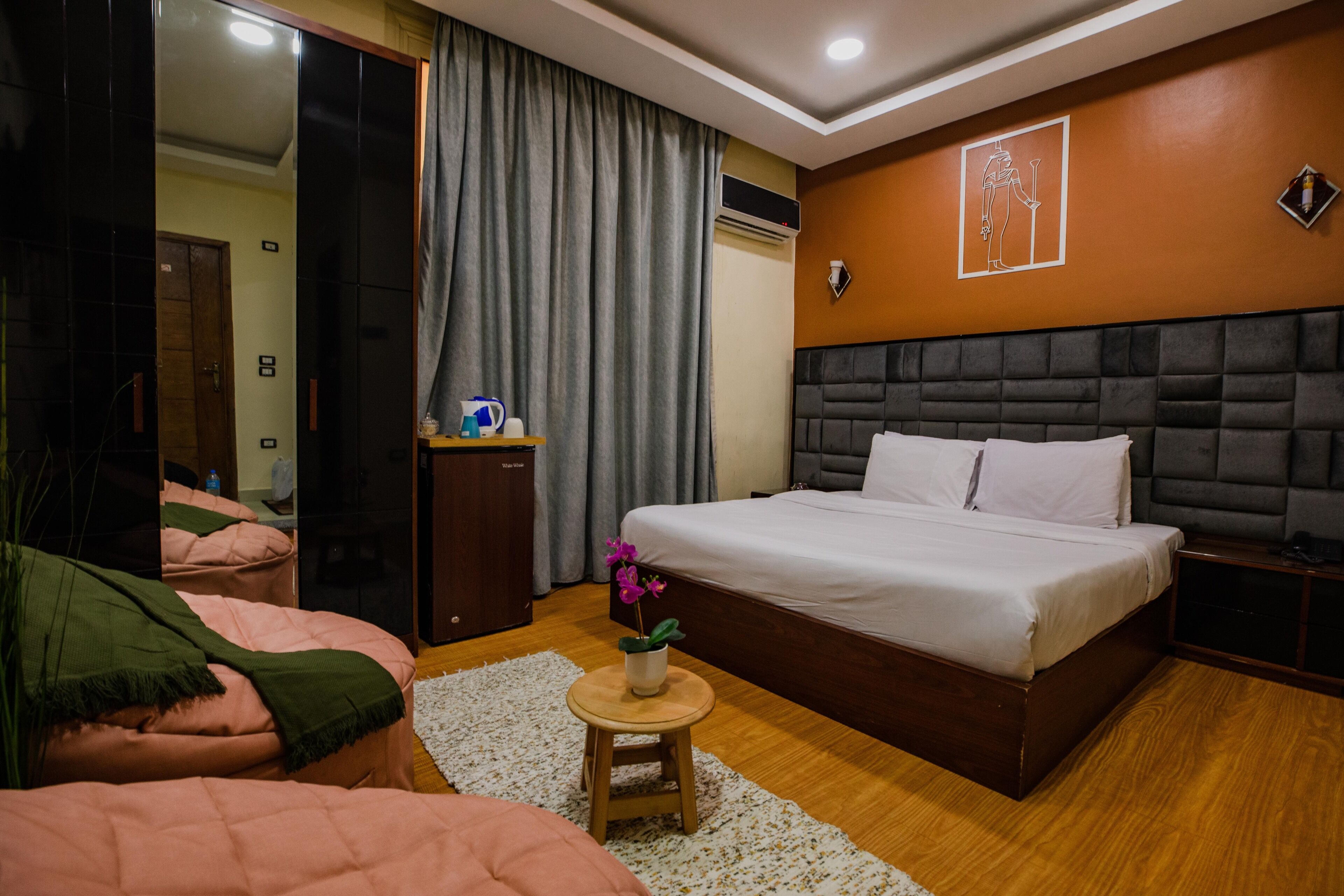 Photo - Capital City Hotel