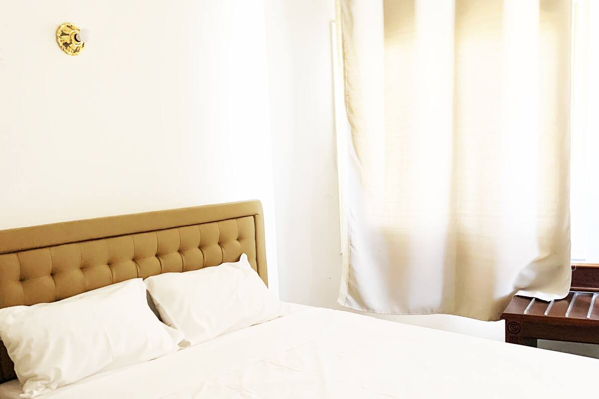 1 bilik tidur, peralatan tempat tidur premium, peti besi dalam bilik 