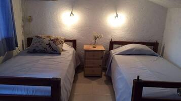 ํจ๋ฐ๋ฆฌ ํ์ดํ, ์นจ์ค 3๊ฐ | 3 ๊ฐ์ ์นจ์ค, ๋ฌด๋ฃ WiFi, ์นจ๋ ์ํธ