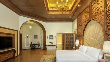 1 bedroom, premium bedding, in-room safe, desk