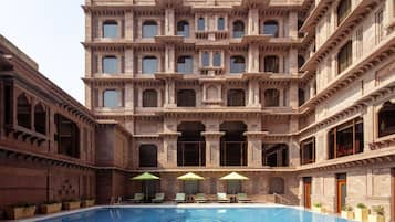 Indoor pool, pool loungers