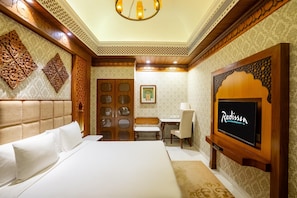 Suite, 2 Bedrooms (Duplex) | Premium bedding, in-room safe, desk, soundproofing - Radisson Hotel Jodhpur (Jodhpur)