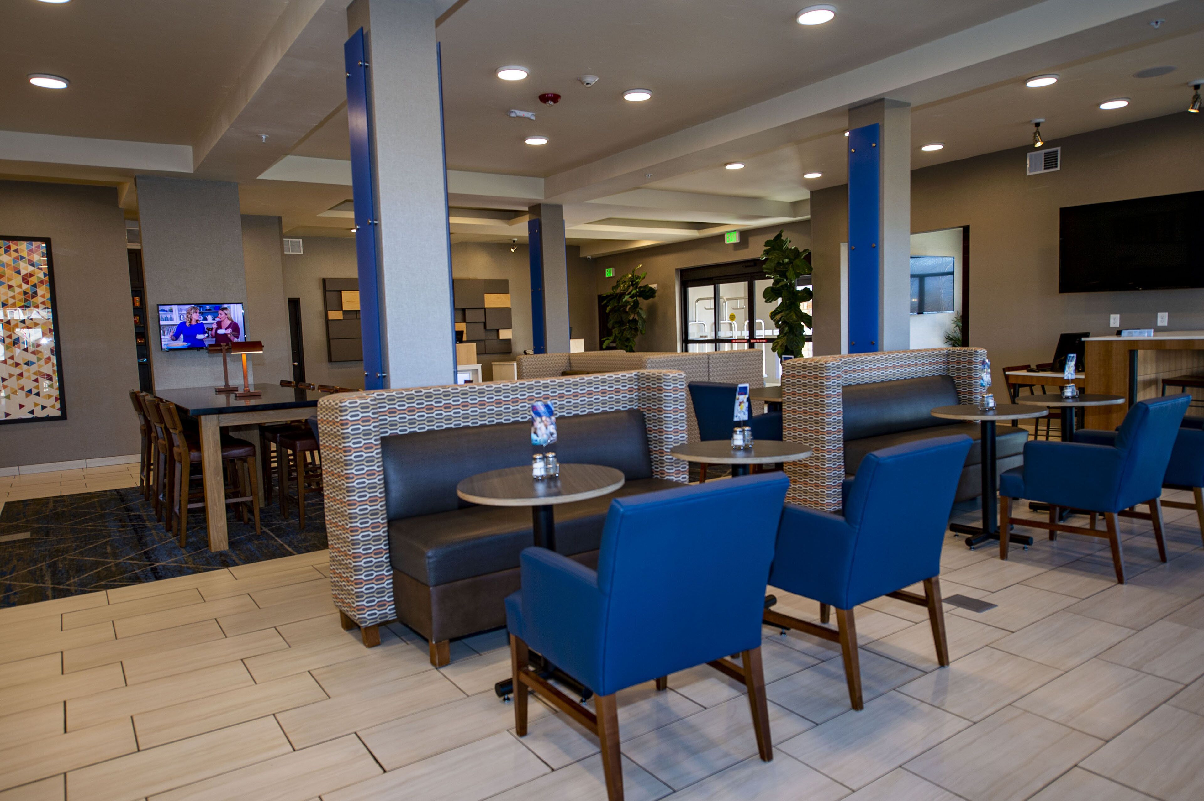 Free daily self-serve breakfast