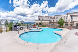 Outdoor pool - Holiday Inn Express & Suites Colorado Springs AFA Northgate by IHG (Colorado Springs)