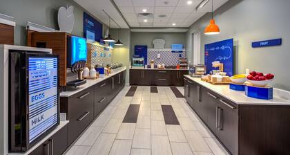 Holiday Inn Express & Suites Reedsville - State Coll Area by IHG