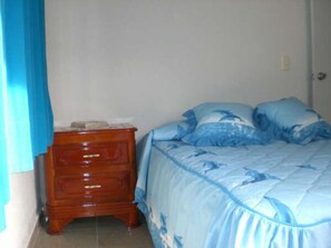 Casa familiar, 2 camas matrimoniales | 1 habitación, wifi gratis y ropa de cama 