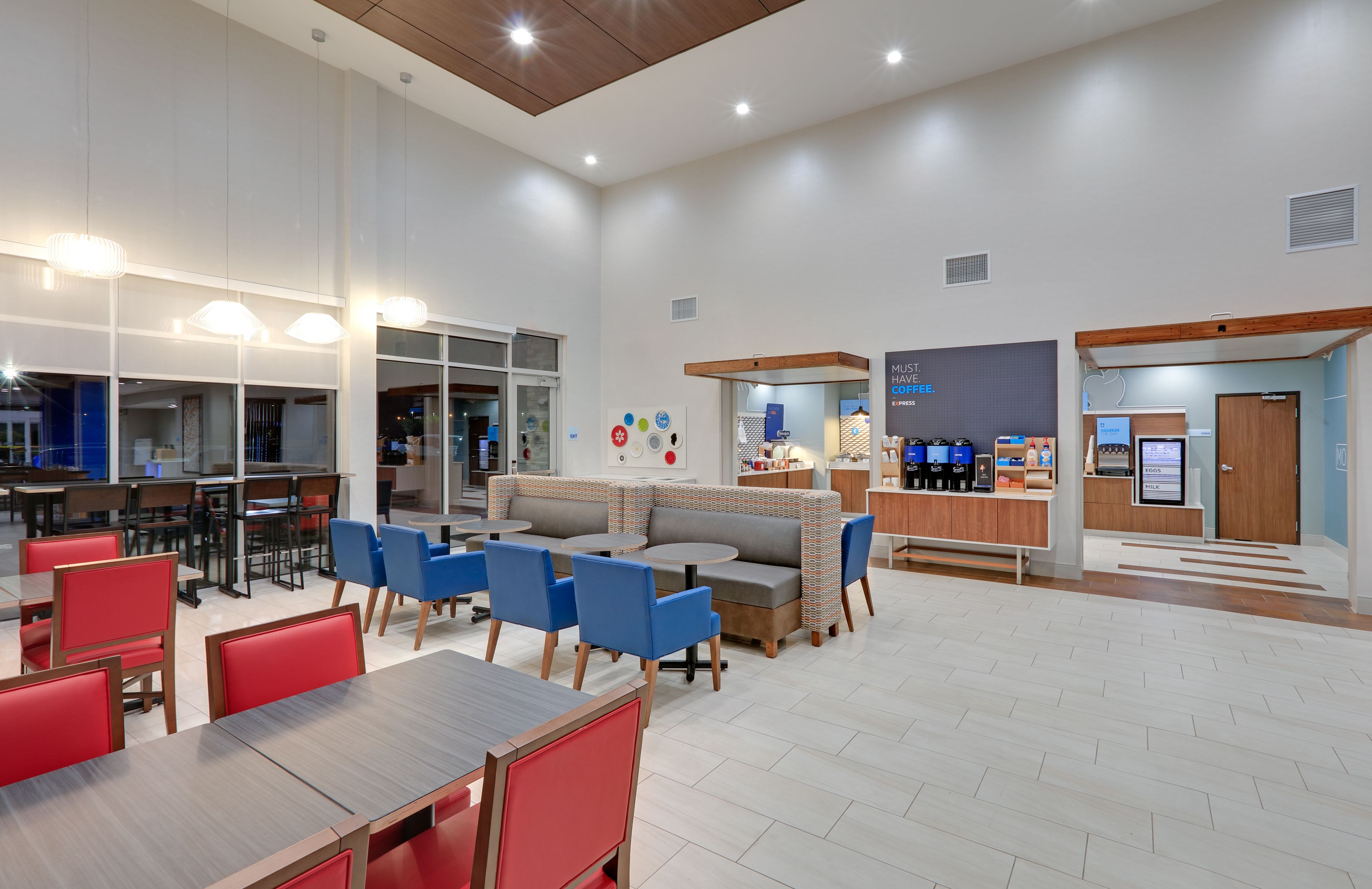 free daily self-service breakfast