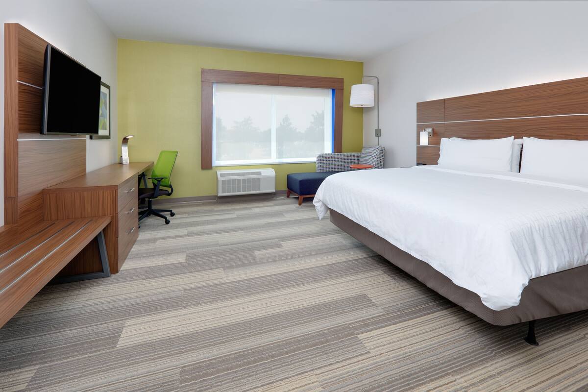 In-room safe, desk, laptop workspace, blackout curtains
