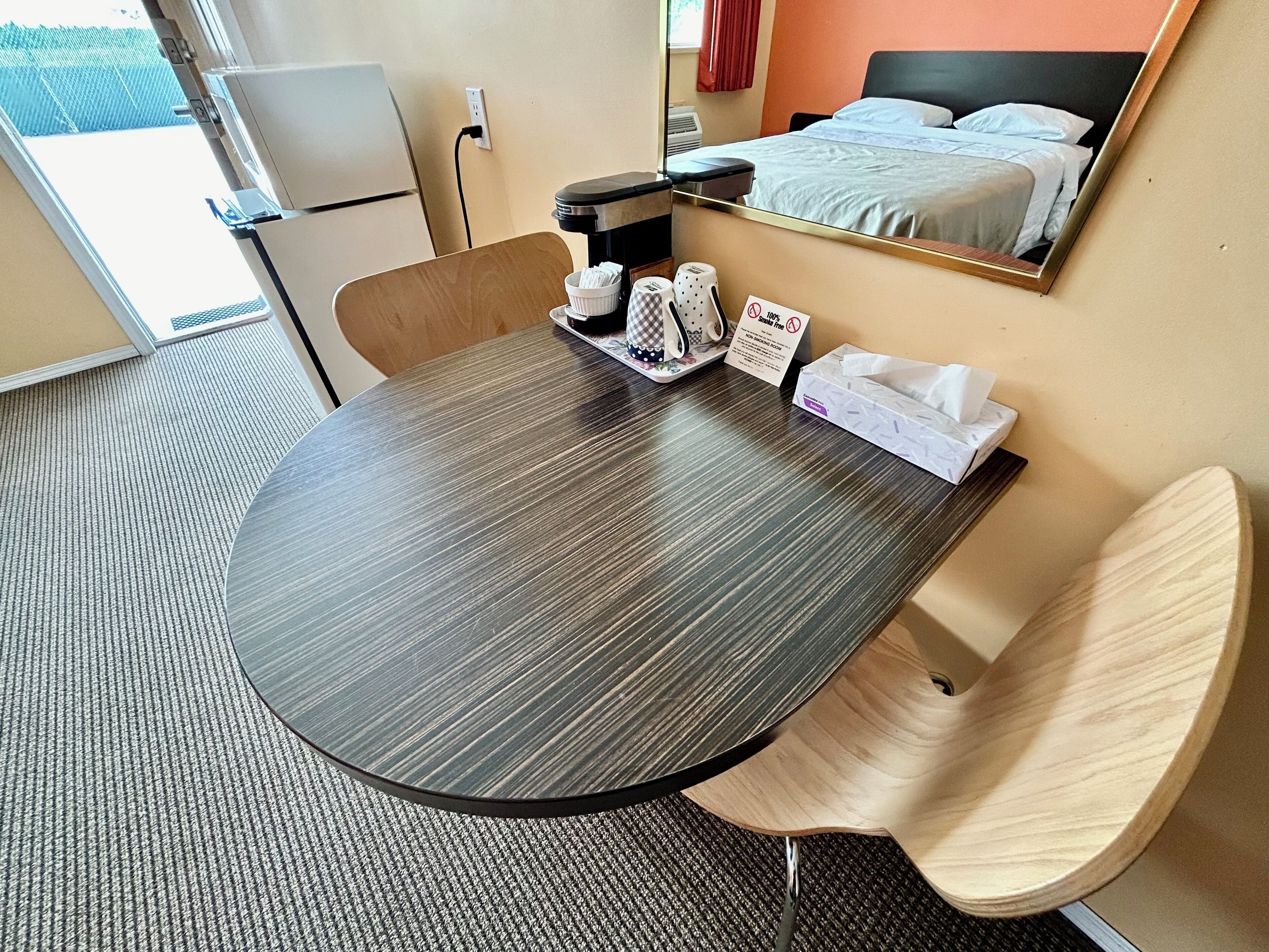 Premium bedding, desk, free WiFi