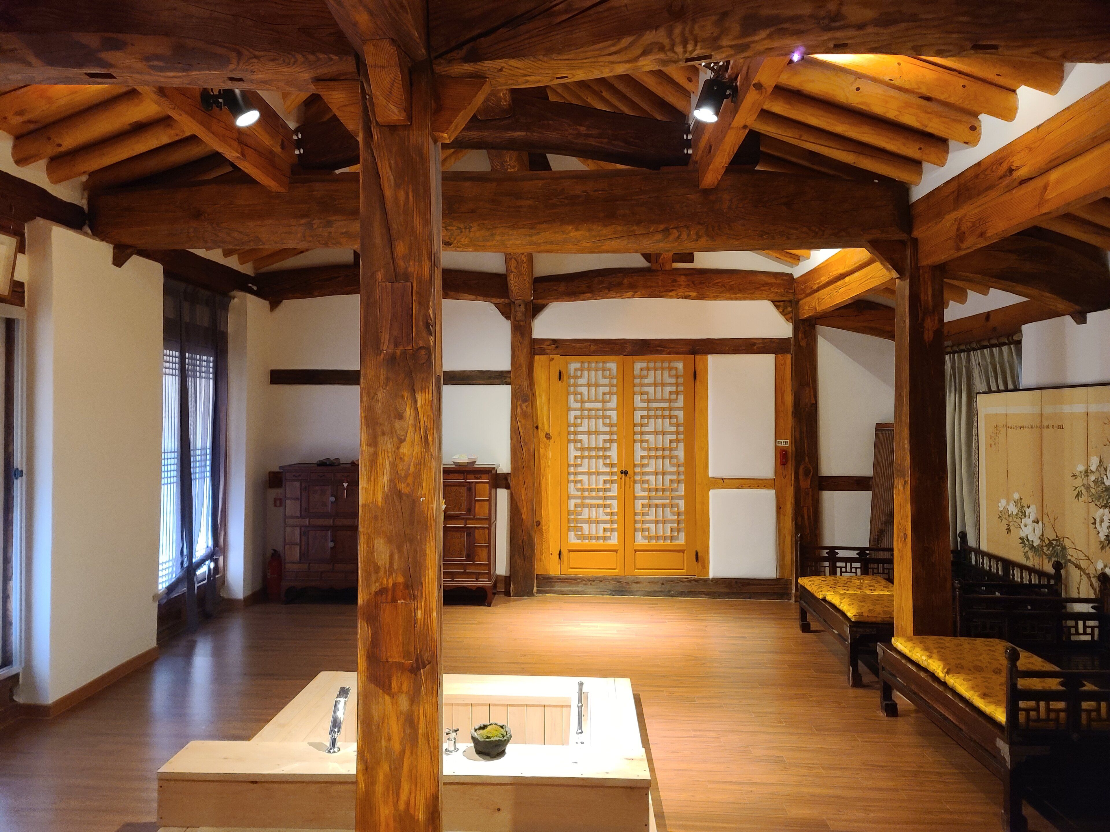 house of goh san - traditional suite, 2 bedrooms | living room | flat-screen tv, pay films