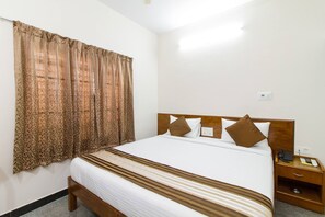 Habitación doble Deluxe | Ropa de cama de alta calidad y caja de seguridad en la habitación 
