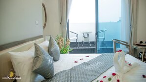 Unclassified image, 5 of 46, button - The Pilgrim Hotel (Hanoi)