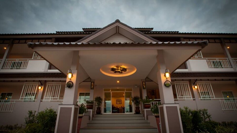Chiang Kham Grand Villa