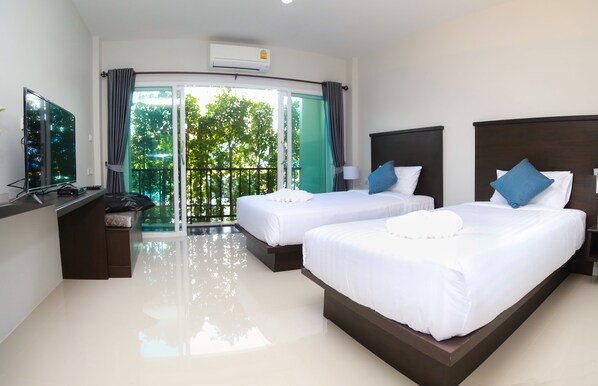 Standard Twin Room | 办公桌、遮光窗帘、隔音、免费 WiFi