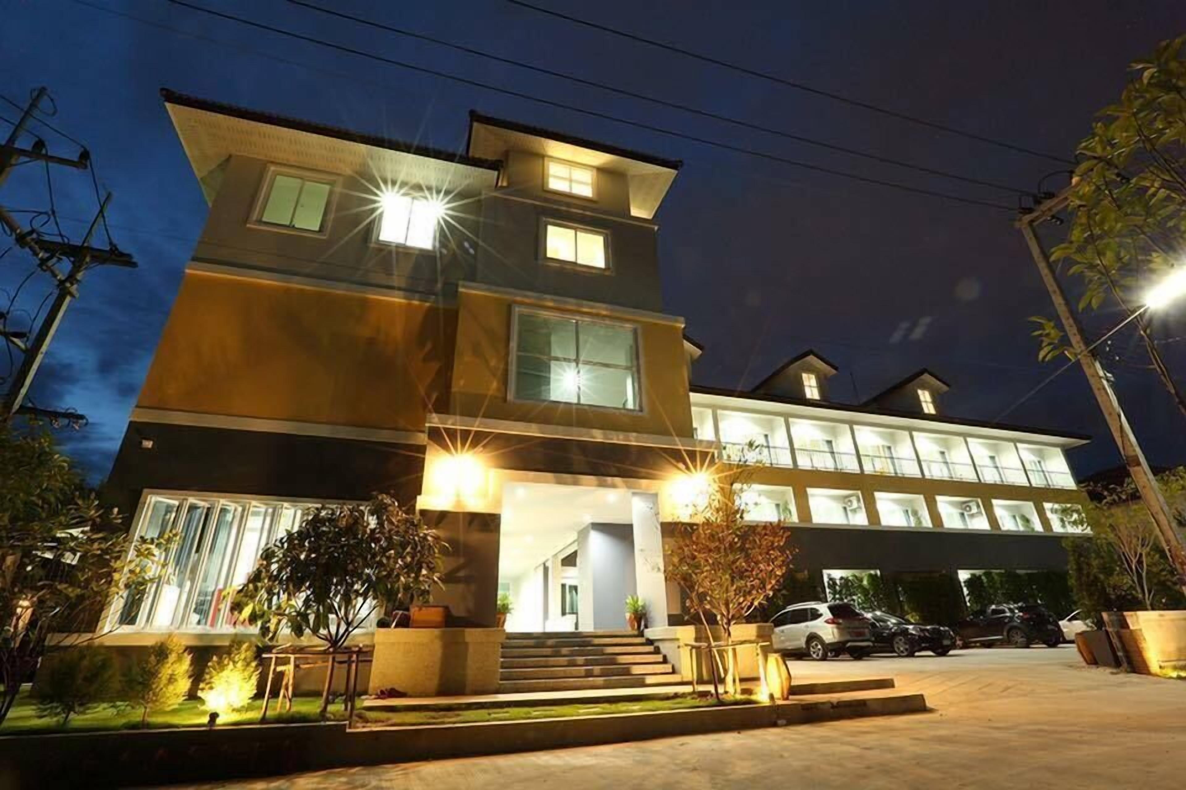 Façade de l’hébergement - soirée/nuit