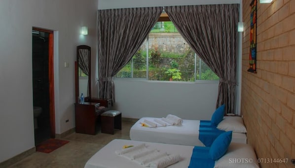 Deluxe-Doppelzimmer, 1 King-Bett | Bügeleisen/Bügelbrett
