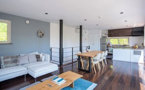 Panoramic House, 2 Bedrooms | Living area