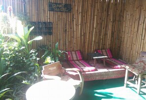 Terrace/patio - J Giant Hostel (Chiang Mai)