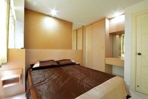 Apartment, 1 Bedroom, Refrigerator & Microwave, City View
